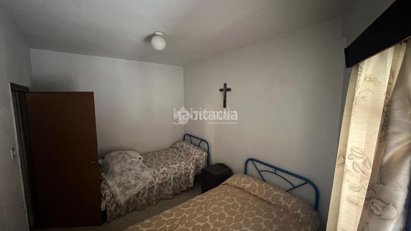 Foto f23b3fcb-20ea-4a98-abc4-e395dada9f3c. Casa aparellada a Lagartera