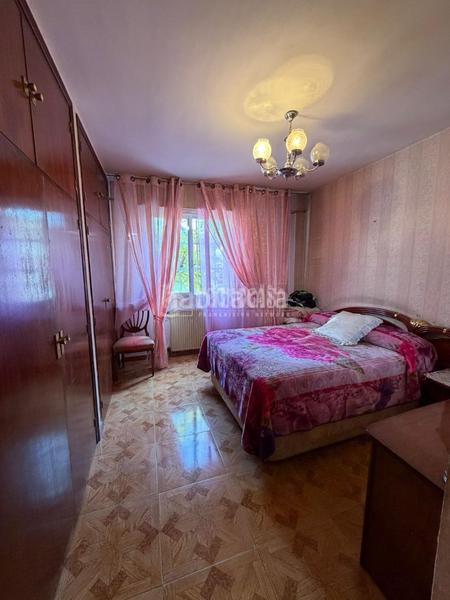 Foto 7938758a-54e5-40cb-b34f-c47876a57f17. Pis a Entrevías Madrid