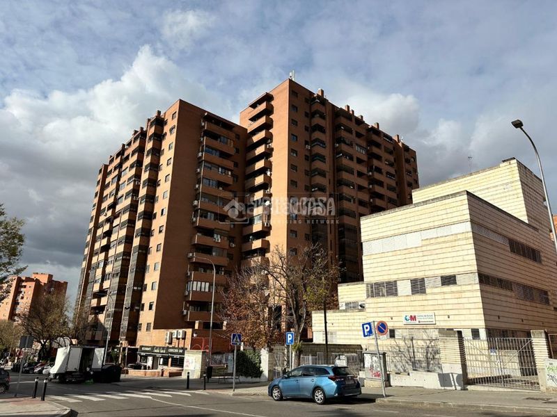 Foto 1de1b1b1-d5f8-436d-89f8-6819cddb352e. Piso  en venta en Palomeras Sureste Madrid