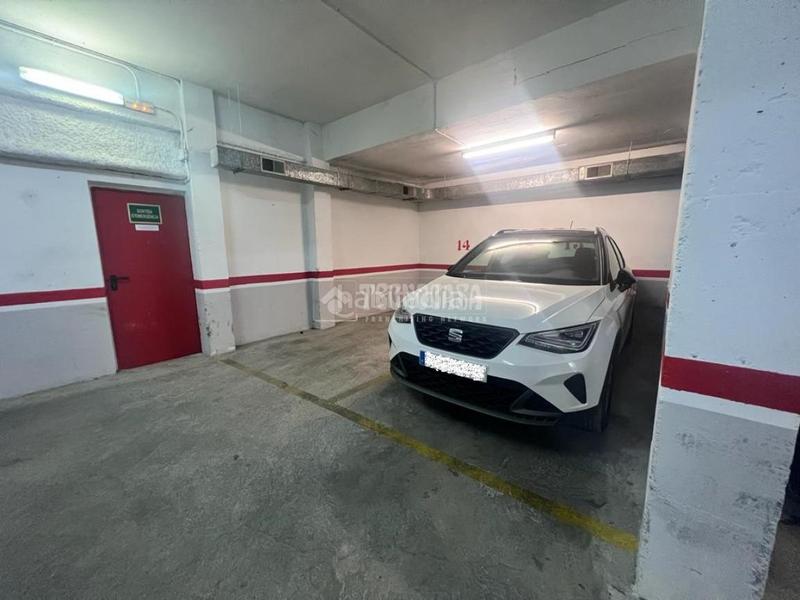 Foto 82c810dc-0548-4ecd-bf0a-39659029003b. Posto auto in La Font d´en Fargues Barcelona