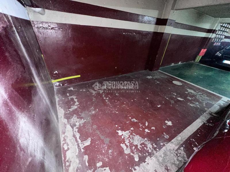 Foto 7311f779-c4b6-40b7-9457-a0e626c11c5d. Parking coche boxplaza de garaje en venta en Guinardó Barcelona