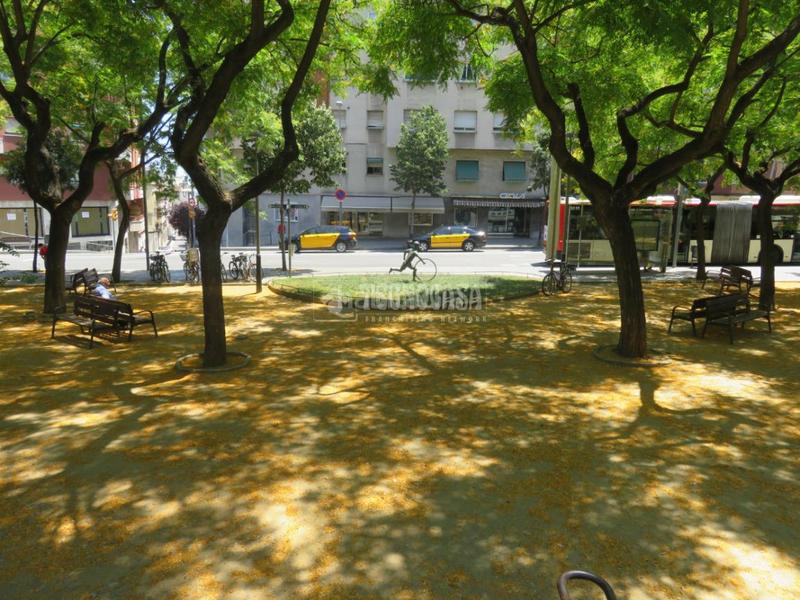 Foto e7c13cc1-99cc-4ebb-99e6-1ced4c1a1b68. Parking coche boxplaza de garaje en venta en Guinardó Barcelona