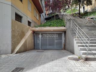 Location Parking voiture à Guinardó. Boxplaza de garaje en alquiler en barcelona