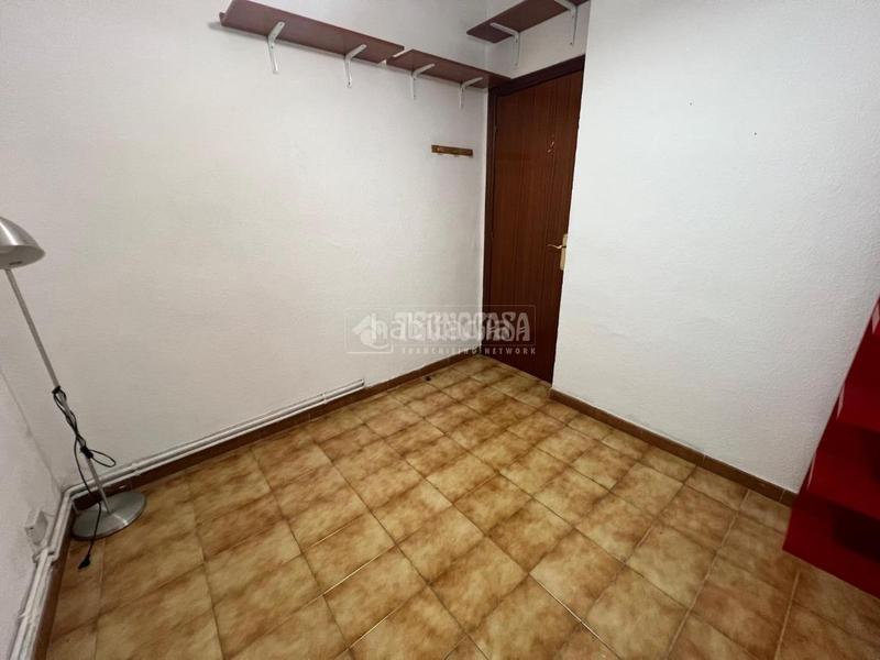 Foto 95d10546-9b68-4762-a068-0e0d2d2325d3. Piso  en venta en Guinardó Barcelona