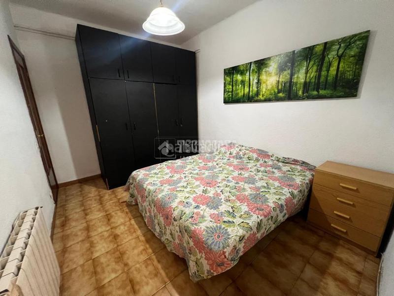 Foto f54efe35-2d51-4d11-a336-9f400bf2f13a. Piso  en venta en Guinardó Barcelona
