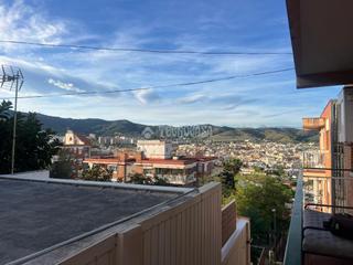 Pis a La Font den Fargues. Piso en venta en barcelona