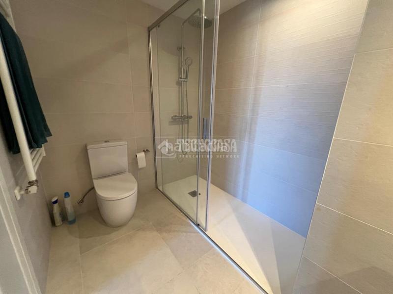 Foto b51bb350-4d51-4d3a-a141-f178bf3727d9. Location appartement avec chauffage piscine dans Guinardó Barcelona