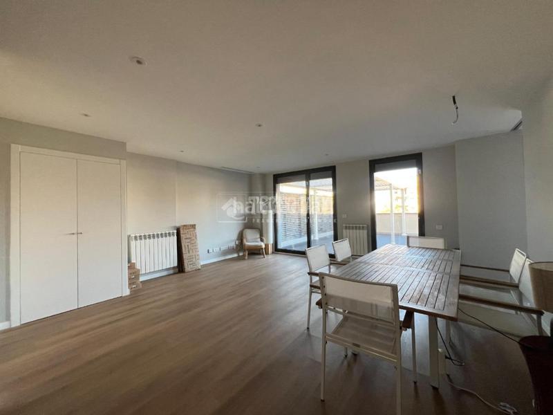 Foto ee954a96-aa93-4d61-b2ca-75d7baf28a19. Location appartement avec chauffage piscine dans Guinardó Barcelona