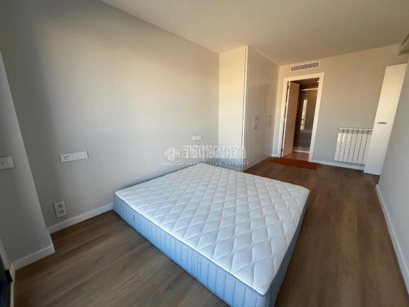 Foto 731a5650-10a5-49ed-b61f-ea43e23b3047. Miete etagenwohnung mit heizung pool in Guinardó Barcelona