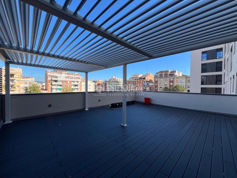 Foto dc1bb5eb-871b-4d09-90f2-38ab1ac3b0a7. Miete etagenwohnung mit heizung pool in Guinardó Barcelona