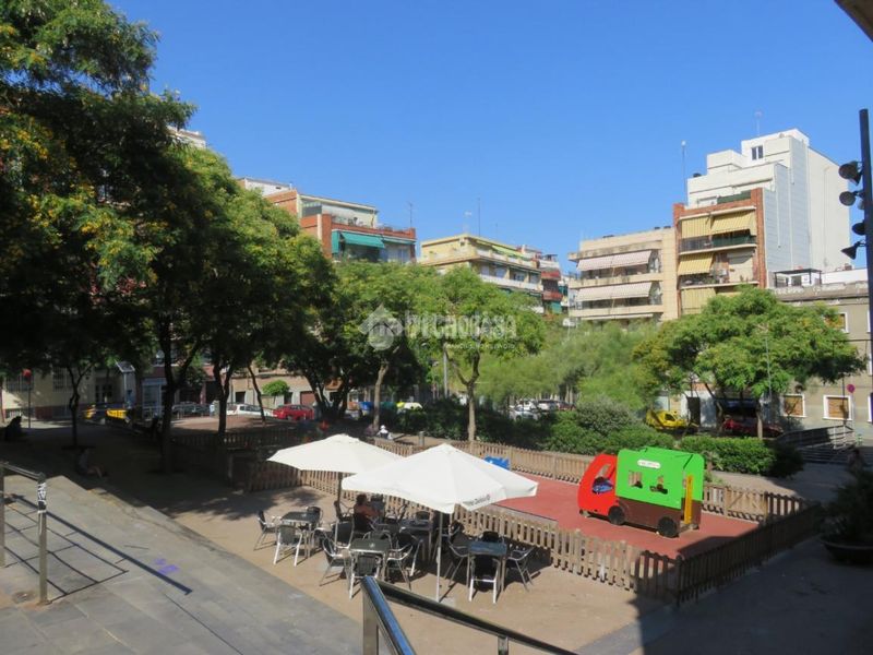 Foto b2ad015c-6716-474f-92a0-b8132d1d7154. Aparcament cotxe a Guinardó Barcelona