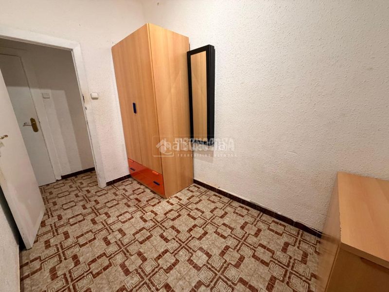 Foto ba86c30d-058e-4cc8-97de-7797e6fea24b. Pis a Guinardó Barcelona