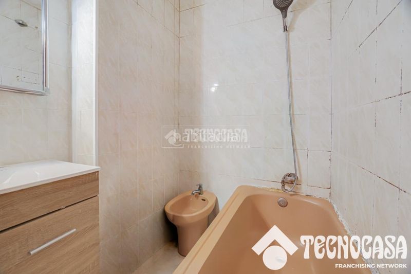 Foto e4d027f3-d719-4b2e-b0c6-3834218d3e48. Pis a Guinardó Barcelona