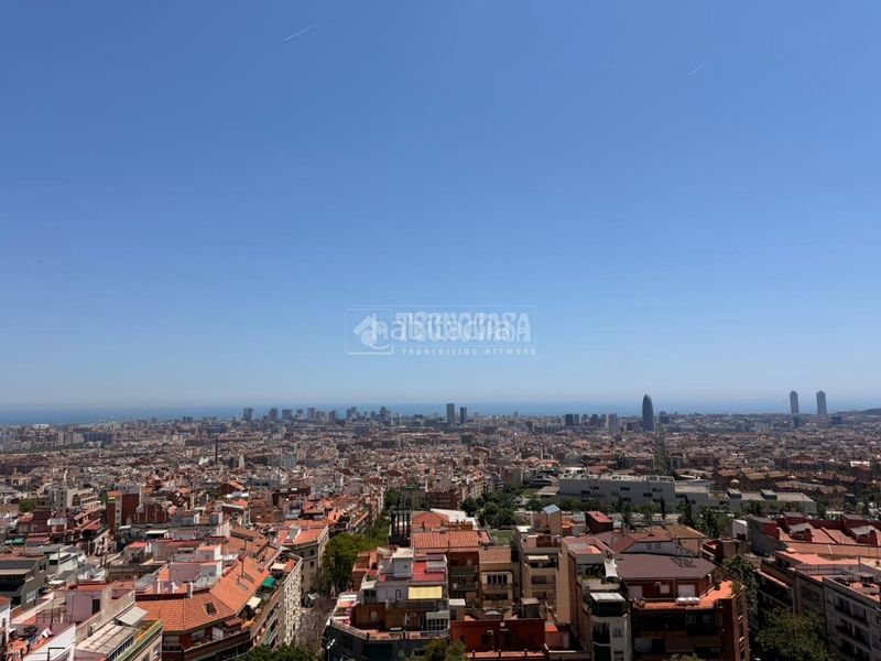 Foto b22a9d6b-9635-499d-b3fd-09a699c6843c. Pis amb terrassa a Guinardó Barcelona