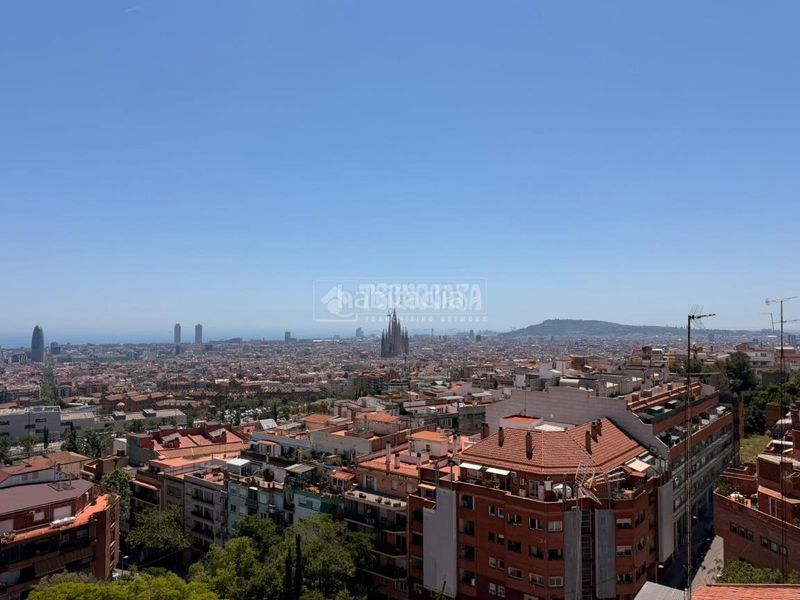 Foto ee610374-c2b9-49ea-b44d-754beca70427. Pis amb terrassa a Guinardó Barcelona