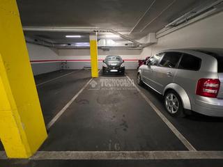 Parking voiture dans Guinard. Boxplaza de garaje en venta en barcelona