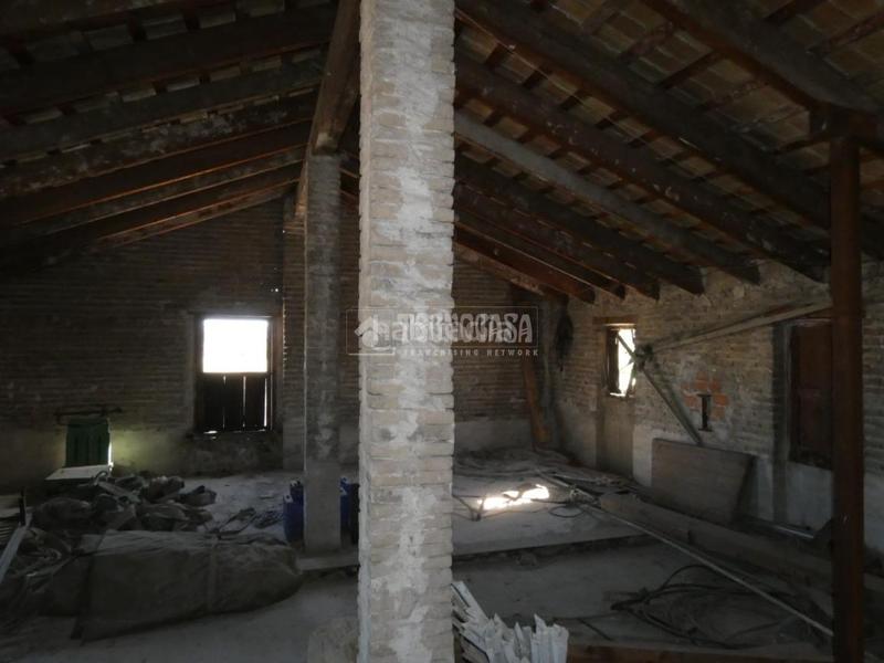 Foto 890e5842-73de-418d-b5d5-865c3352ce8b. Casa  en venta en El Castellar i l'Oliverar Valencia