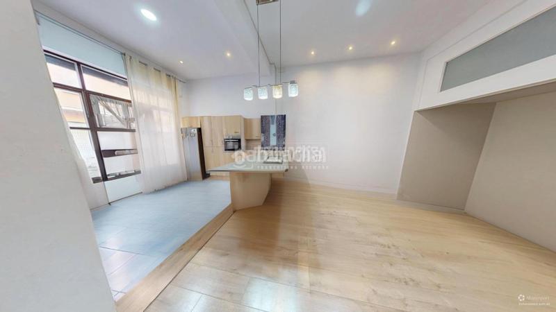 Foto 25ff9615-1849-4d02-94ad-cbce73568020. Locale commerciale in En Corts - Doctor Waksman Valencia