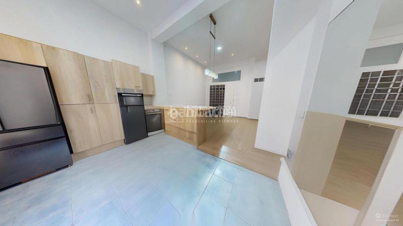 Foto 79a96146-d866-42e7-b875-d0113eb4dc99. Locale commerciale in En Corts - Doctor Waksman Valencia