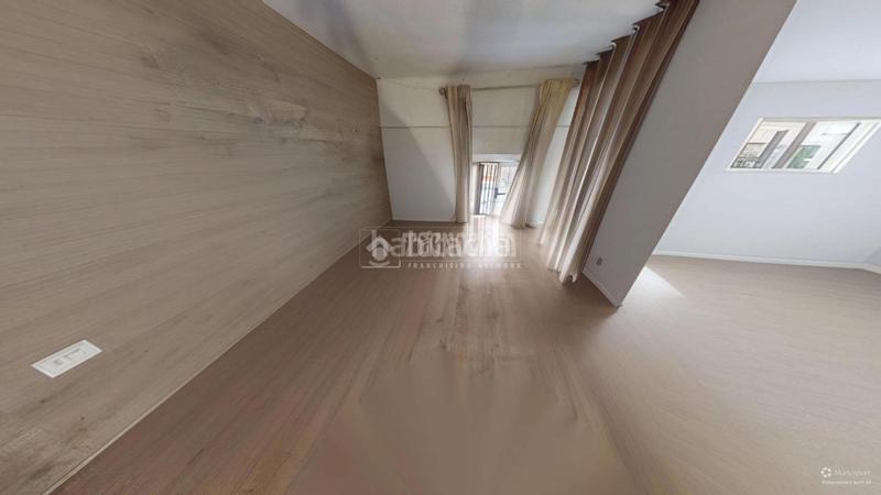 Foto e00f50b8-5281-437f-890b-4a4d1b09a701. Locale commerciale in En Corts - Doctor Waksman Valencia