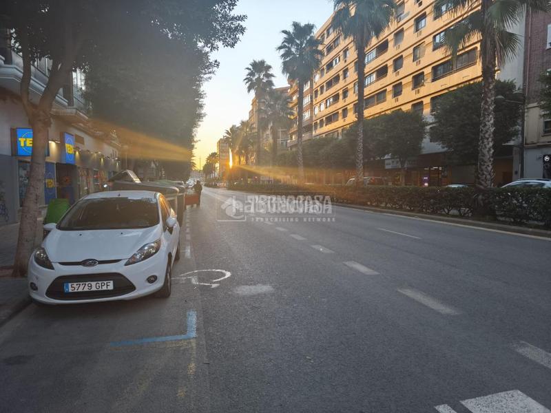 Foto 122da4da-4e07-4bf6-a8e1-3aa850466656. Autoparkplatz in En Corts - Doctor Waksman Valencia