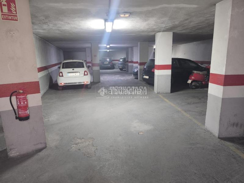 Foto 85c7456b-9bd4-458f-8b13-a9fe0a819215. Autoparkplatz in En Corts - Doctor Waksman Valencia