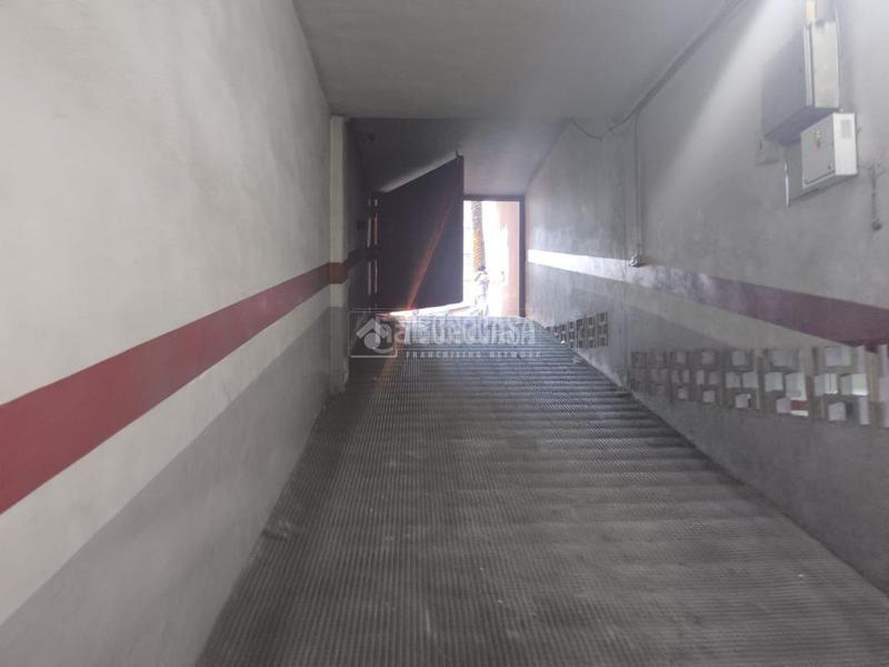 Foto d413574e-25f8-4e10-9bee-5a31bec88351. Autoparkplatz in En Corts - Doctor Waksman Valencia