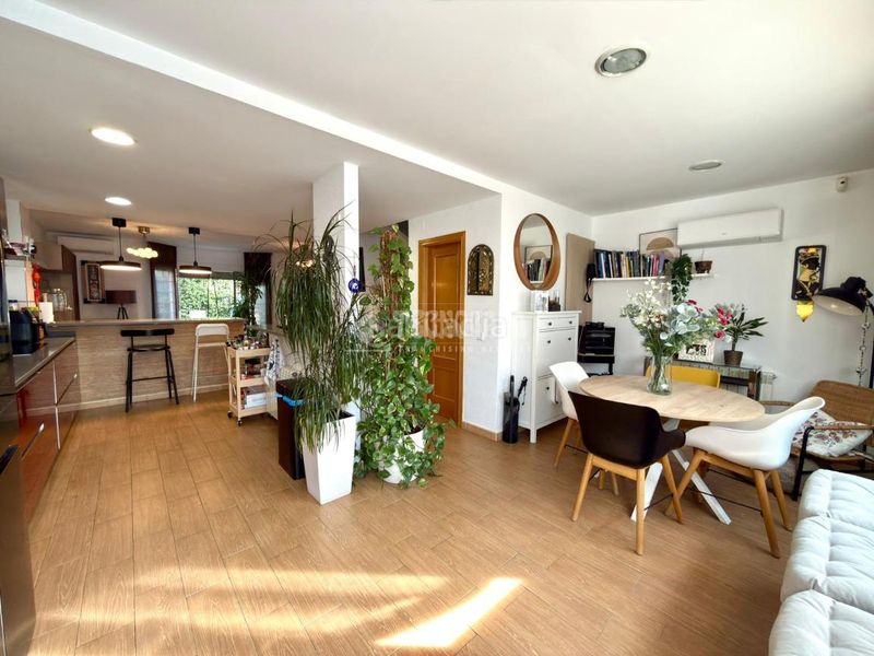 Foto 633218ce-96cf-4ca8-81af-c58c5d546324. Casa amb aparcament a Hispanoamérica-Comunidades Valdemoro