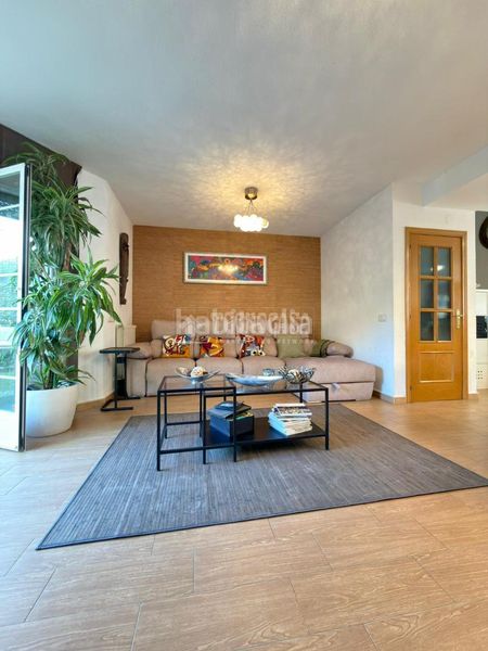 Foto b5c924a1-0789-4f20-bd5a-2085343e649a. Casa amb aparcament a Hispanoamérica-Comunidades Valdemoro