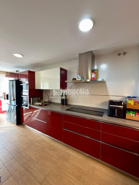 Foto c73c9fb9-cf0a-4a87-a7ed-e3a6f8d31703. Casa amb aparcament a Hispanoamérica-Comunidades Valdemoro