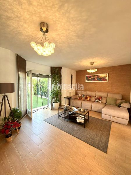 Foto dd54f4f0-7702-4bf0-af7b-68d6cd21dceb. Casa amb aparcament a Hispanoamérica-Comunidades Valdemoro