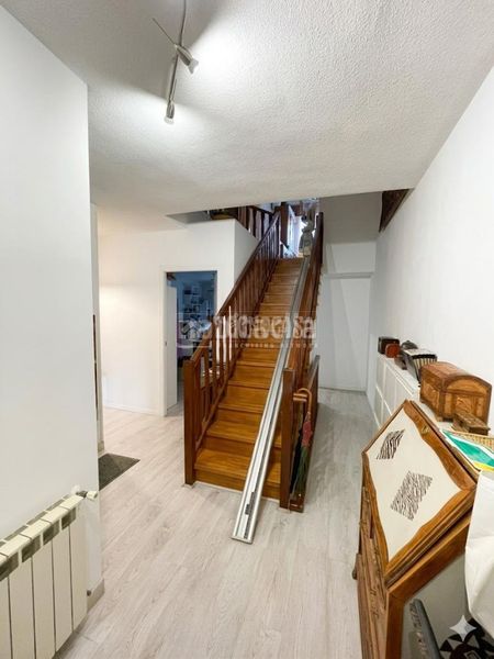 Foto c398ede8-e288-4d9e-843e-70950b73383b. Casa aparellada amb calefacció aparcament a Brezo Valdemoro