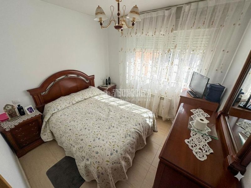 Foto c7fabaa8-2ad9-4385-95bc-796a3b6e6b14. Casa aparellada amb aparcament a Hispanoamérica-Comunidades Valdemoro