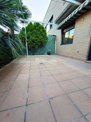 Miete Haus in Hispanoamérica-Comunidades. Casa en alquiler en valdemoro
