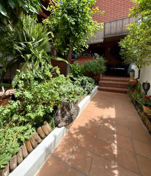 Foto 86ade5db-b31b-4067-981d-ce80ebe53ed3. Casa amb aparcament piscina a Hispanoamérica-Comunidades Valdemoro