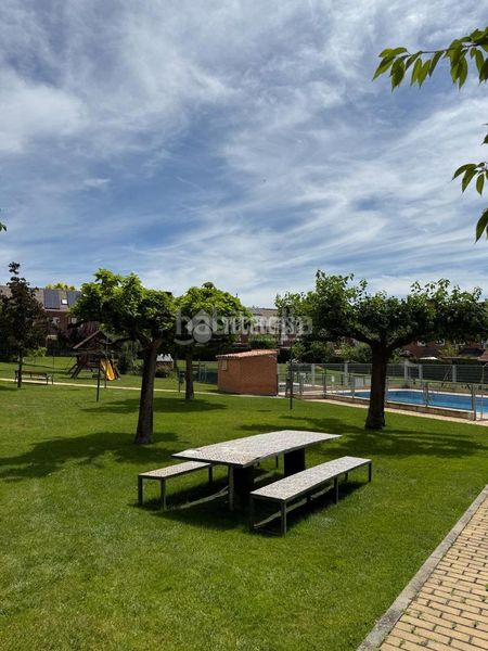 Foto db2b11a9-4578-45b8-a1c9-19aed8eb71c4. Casa amb aparcament piscina a Hispanoamérica-Comunidades Valdemoro