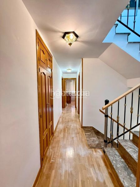 Foto 0dababac-ae8b-42d8-8372-8115ab91d885. Casa amb aparcament a Centro Valdemoro