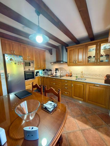 Foto 3be5503d-530d-4afb-ad68-2d9511aab1a1. Casa amb aparcament a Centro Valdemoro