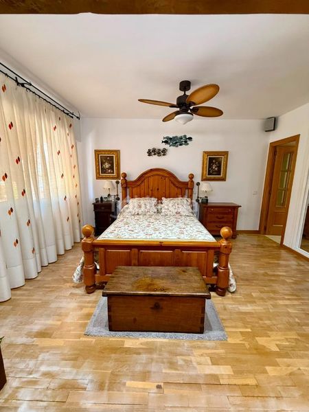 Foto 3ea4d9a5-6309-464e-9dd6-edf69ec518ff. Casa amb aparcament a Centro Valdemoro