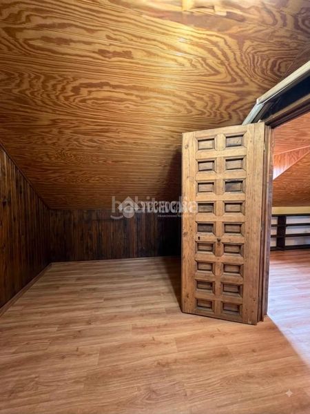 Foto c904506b-a343-4e28-a2f9-650643130173. Casa amb aparcament a Centro Valdemoro