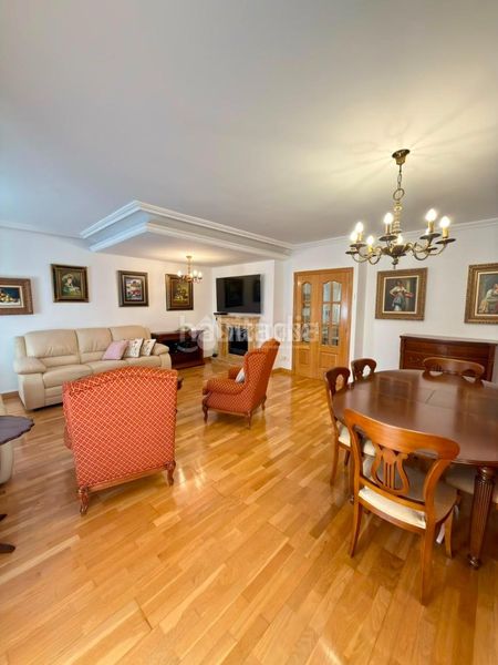 Foto d195266d-1455-4515-9959-8dc2f216b7cb. Casa amb aparcament a Centro Valdemoro
