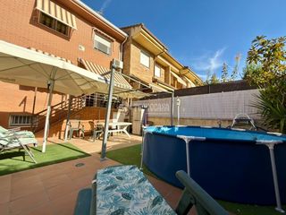 Maison jumelée à Altos del Olivar-El Caracol. Casa en venta en valdemoro