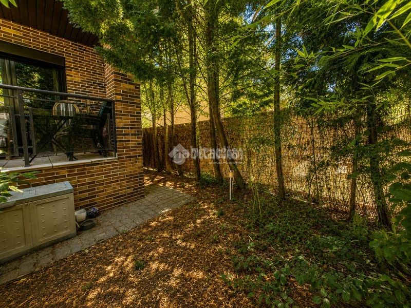 Foto b6d8676b-2108-491a-9d39-0443f3c0294d. Casa aparellada amb calefacció aparcament a Villanueva de la Cañada Villanueva de la Cañada