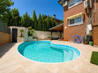 Doppelhaus in Villanueva de la Cañada. Casa en venta en villanueva de la cañada