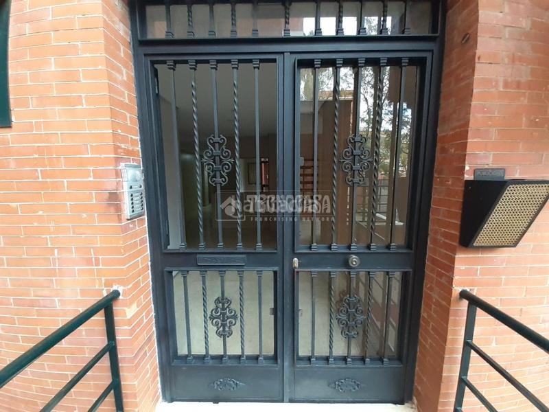 Foto 72cb3b50-a39b-45a9-b96d-0a5a8ac64665. Piso  en venta en Tiro de Línea Sevilla