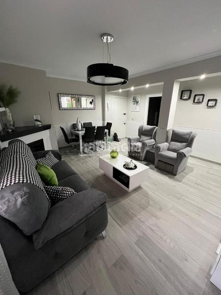 Foto 4314b22c-4103-4a10-a883-570f1d5aad38. Pis a El Plantinar - Avda. La Paz - El Juncal Sevilla