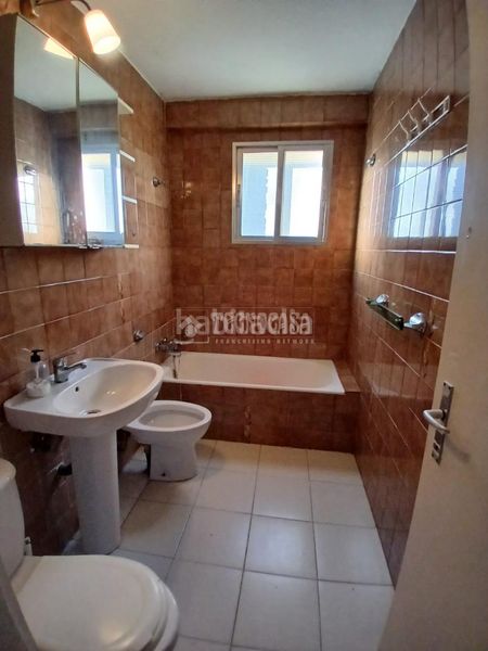 Foto f44d9b5f-4d72-4202-9b3a-2050ee4f2c4c. Pis a El Plantinar - Avda. La Paz - El Juncal Sevilla