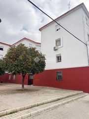 Pis  Calle lora del rio. Piso en venta en sevilla