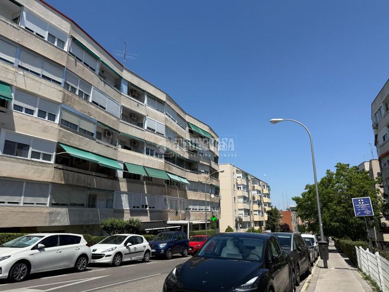 Foto 3964f389-d2a3-4d04-8700-d6259cf7bec7. Piso  en venta en Pinar del Rey Madrid
