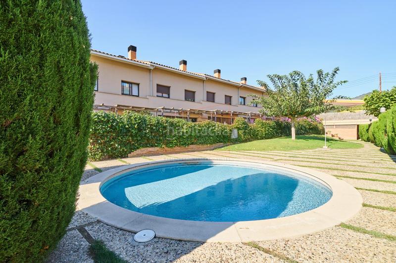 Casa adossada  Calle rafael martinez valls. Oportunidad única en cabrils! preciosa casa en exclusiva comunid